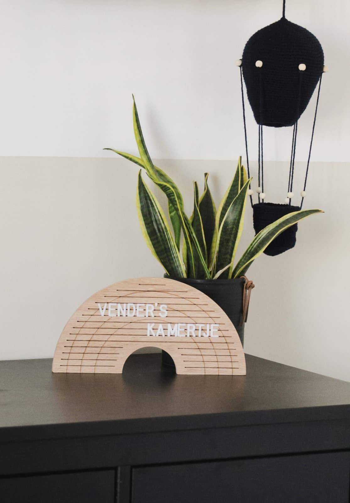 Letterbord regenboog kinderkamer