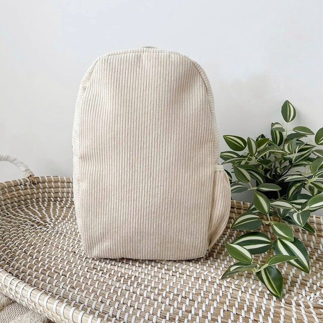 Gepersonaliseerde rib rugzak beige met naam – Corduroy kinderrugzak met drinkbekervak