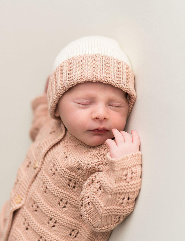 Newborn mutsje pink-ecru