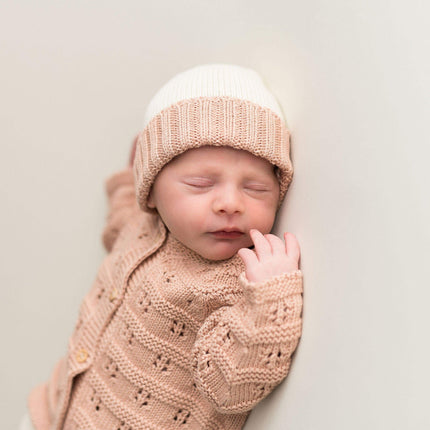 Newborn mutsje pink-ecru