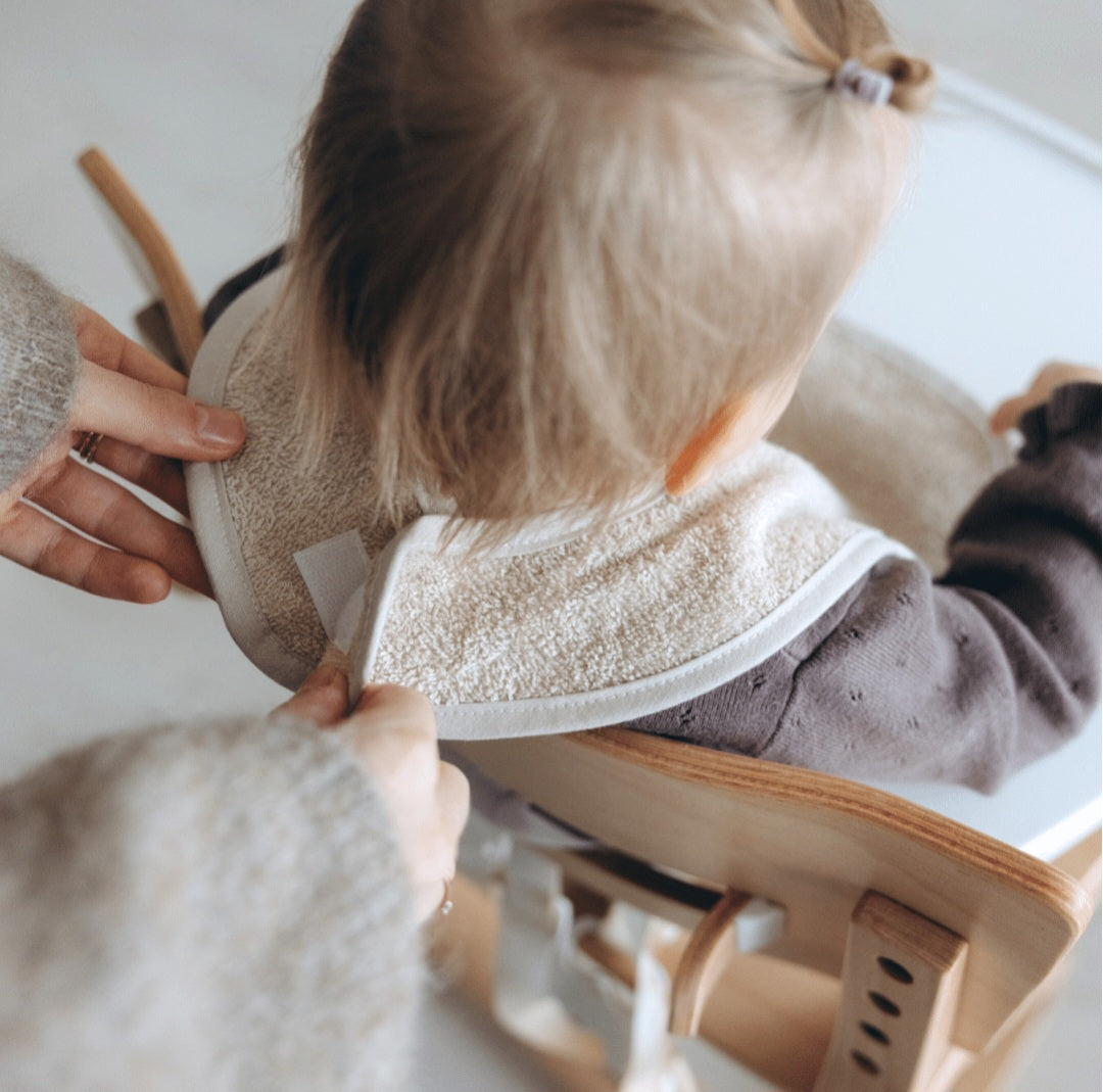 Gepersonaliseerde slabber met naam – Baby slab met klittenbandsluiting