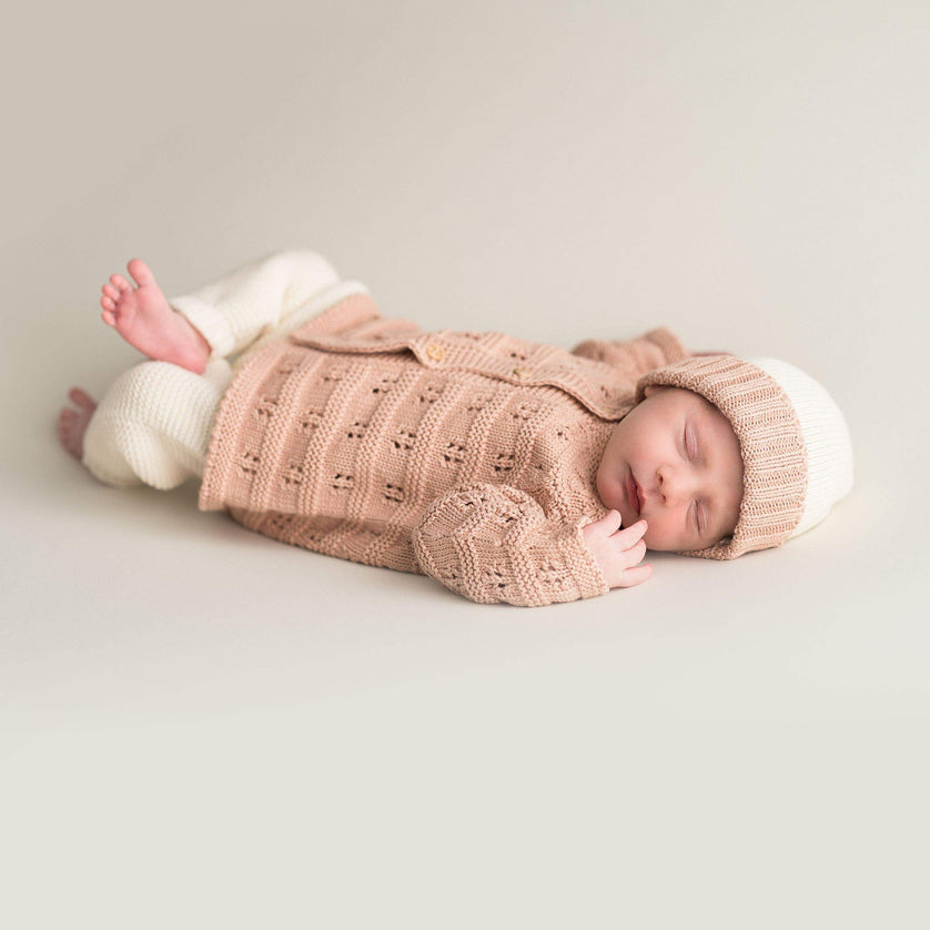 Newborn mutsje pink-ecru